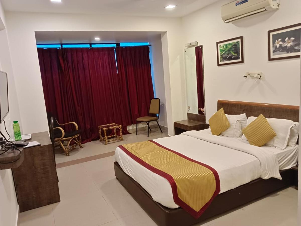 Boshan Hotels Mapusa Eksteriør billede