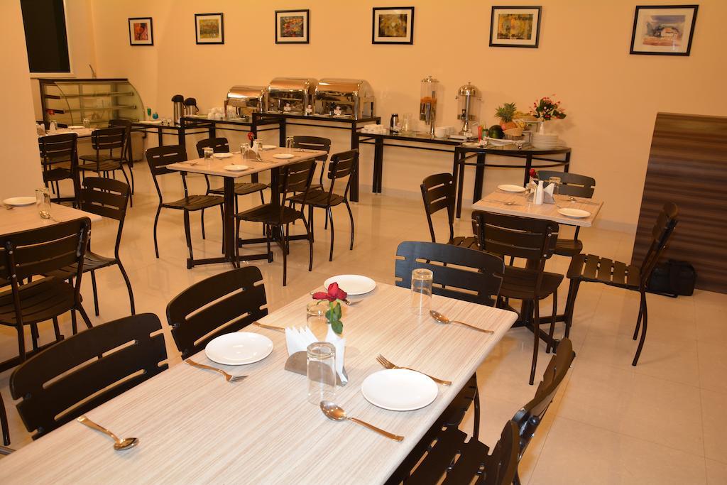 Boshan Hotels Mapusa Eksteriør billede