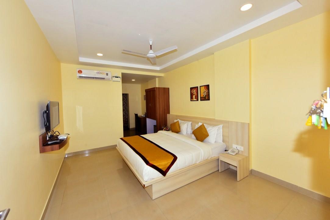 Boshan Hotels Mapusa Eksteriør billede