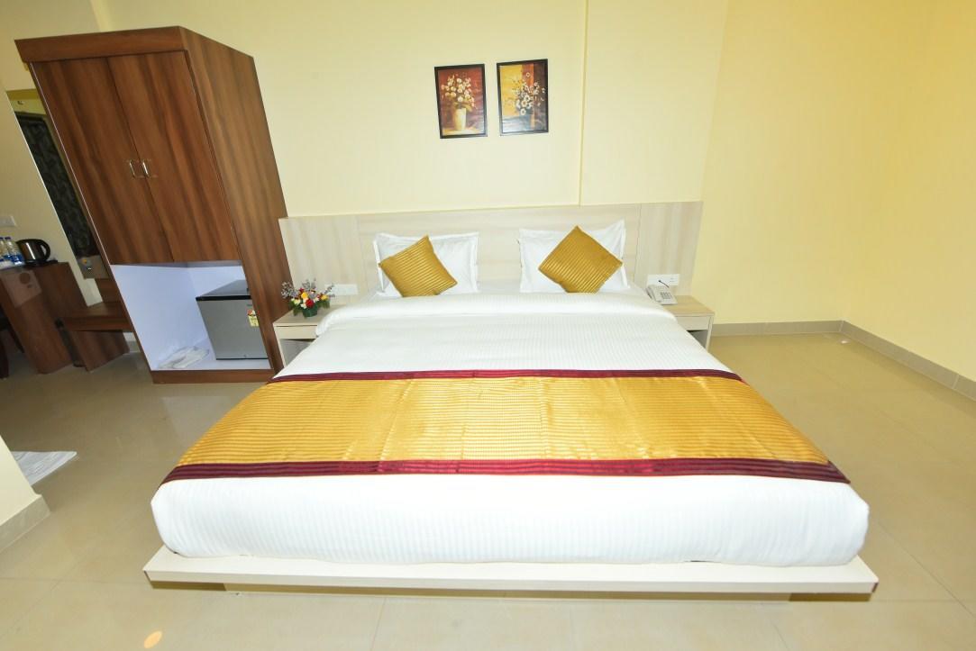 Boshan Hotels Mapusa Eksteriør billede