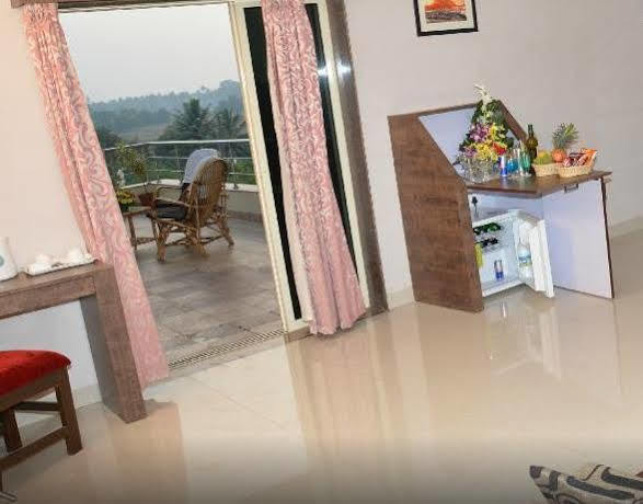 Boshan Hotels Mapusa Eksteriør billede