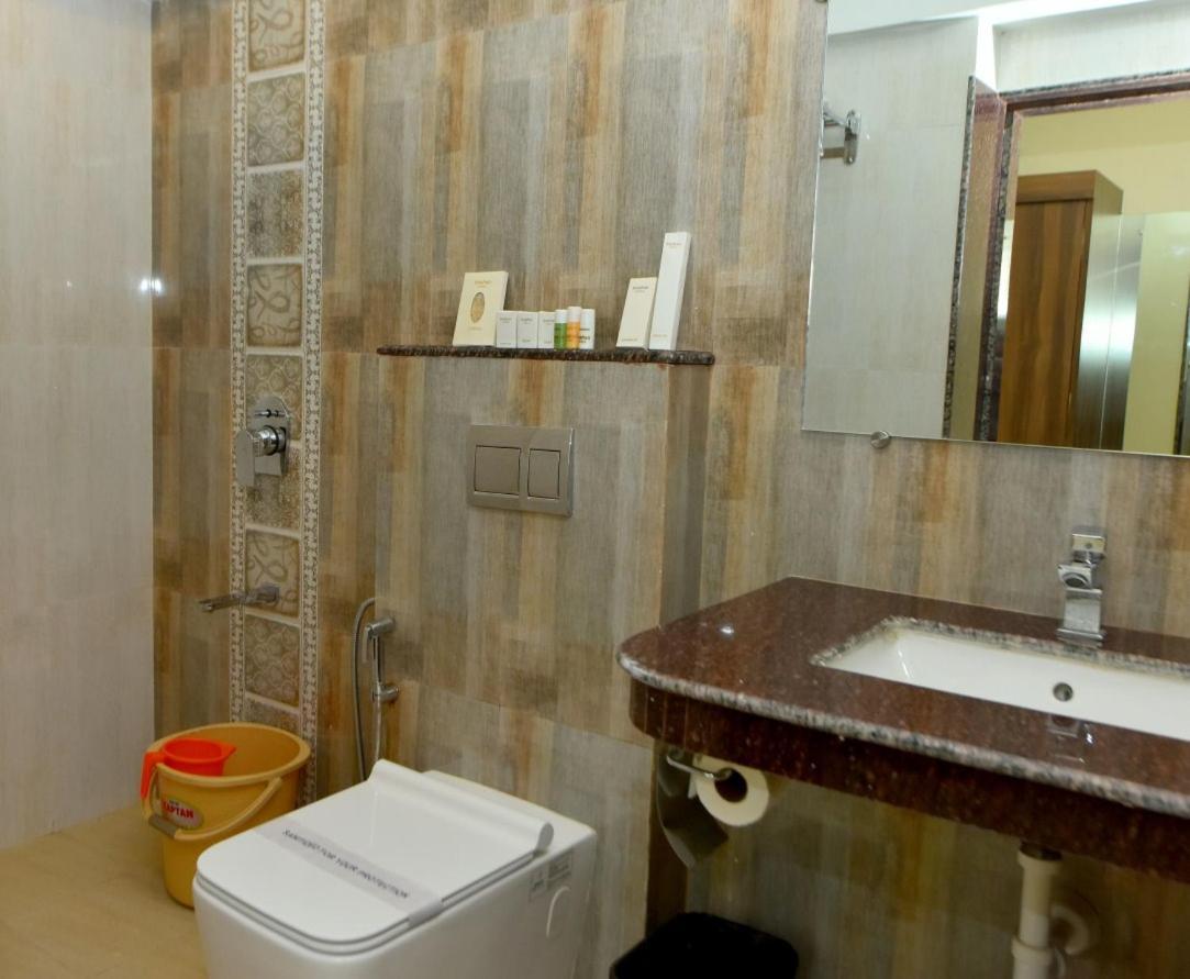 Boshan Hotels Mapusa Eksteriør billede