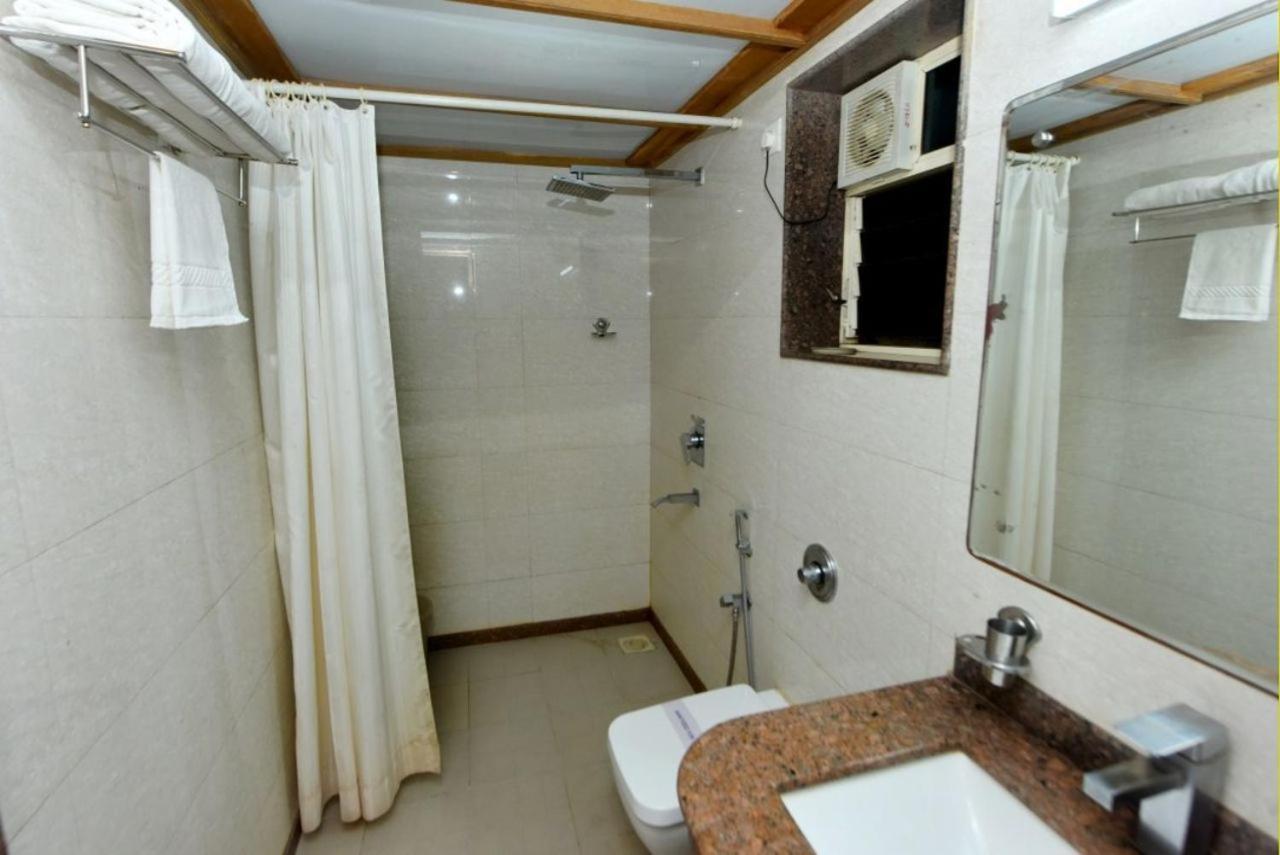 Boshan Hotels Mapusa Eksteriør billede