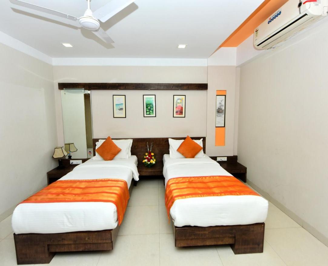 Boshan Hotels Mapusa Eksteriør billede